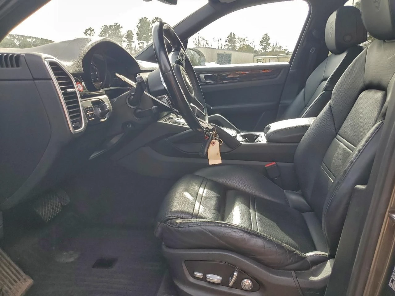 Porsche Cayenne  - изображение 7