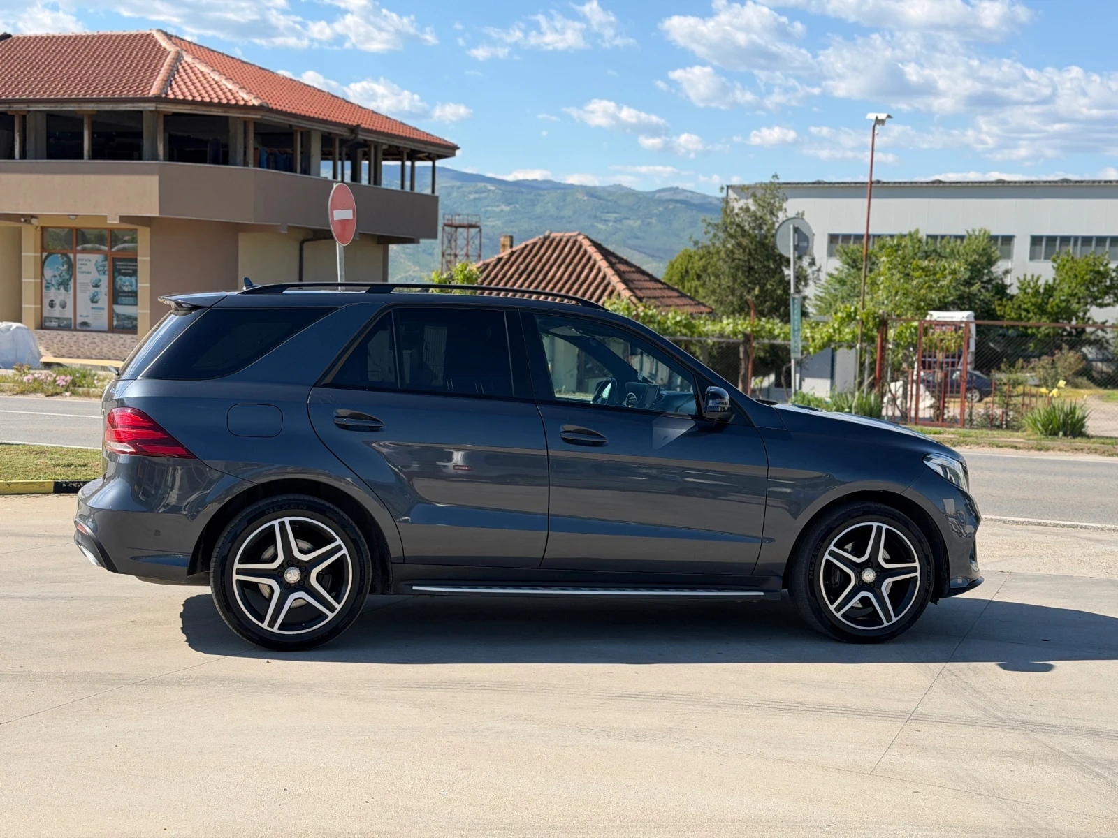 Mercedes-Benz GLE 350 Amg line 9G Tronic , снимка 2 - Автомобили и джипове - 54528720