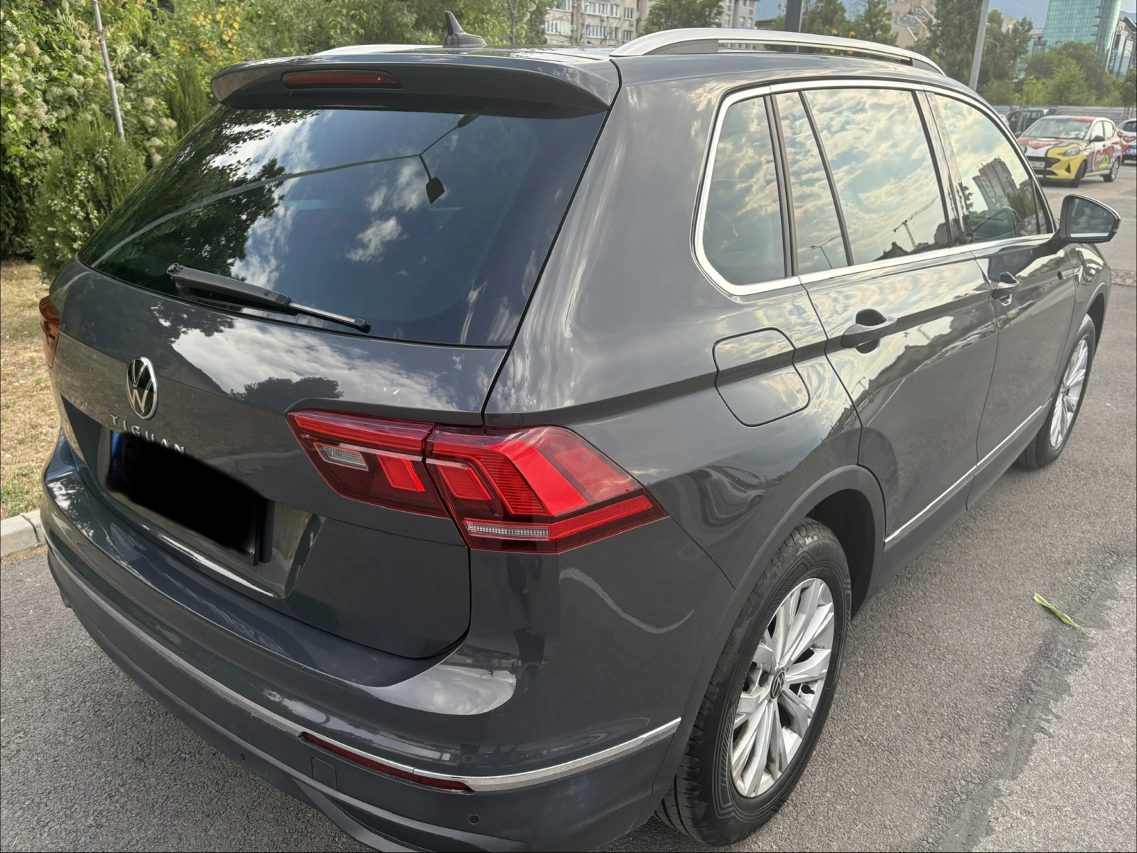 VW Tiguan, снимка 4 - Автомобили и джипове - 55598075