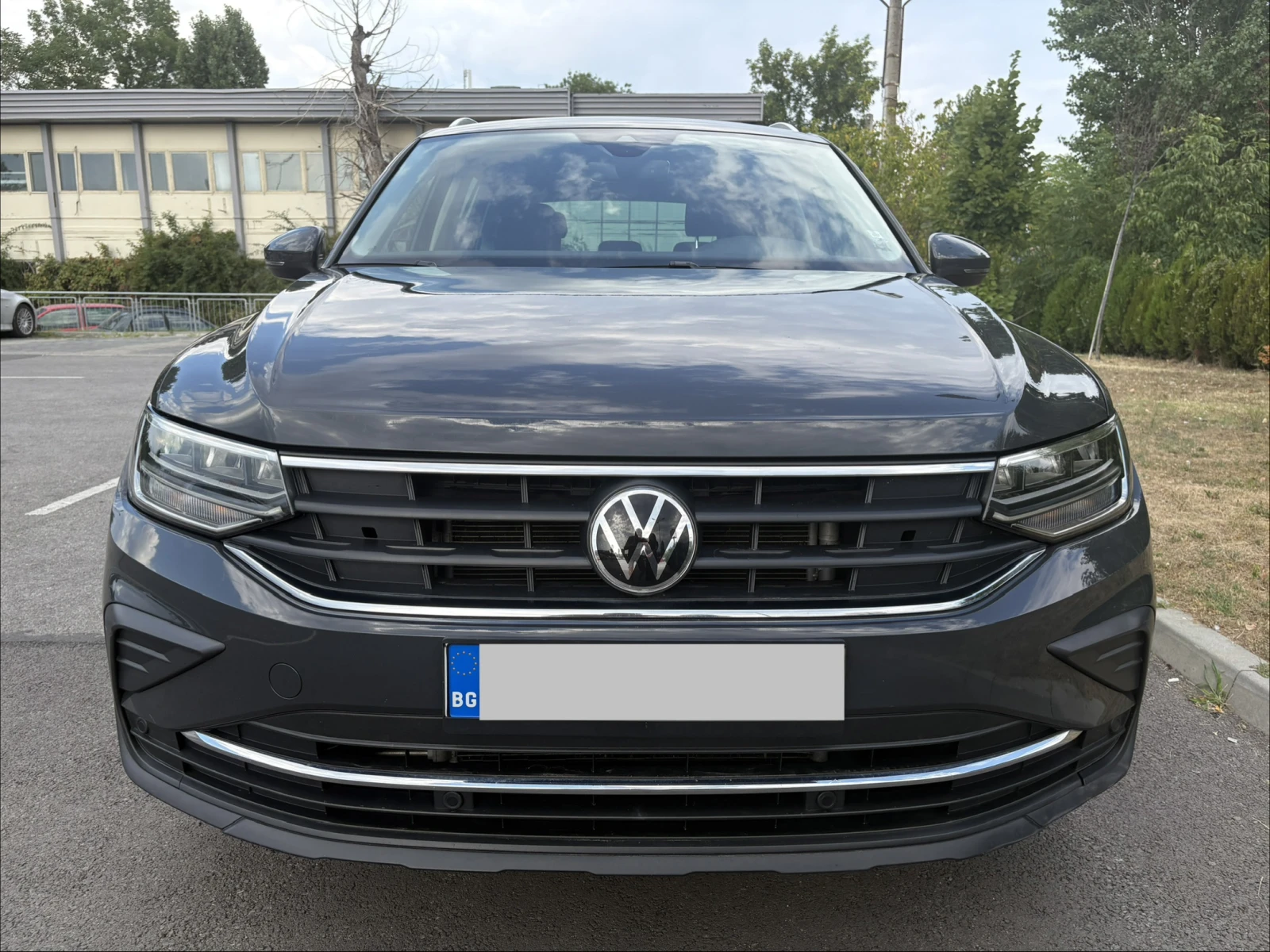 VW Tiguan, снимка 2 - Автомобили и джипове - 55598075