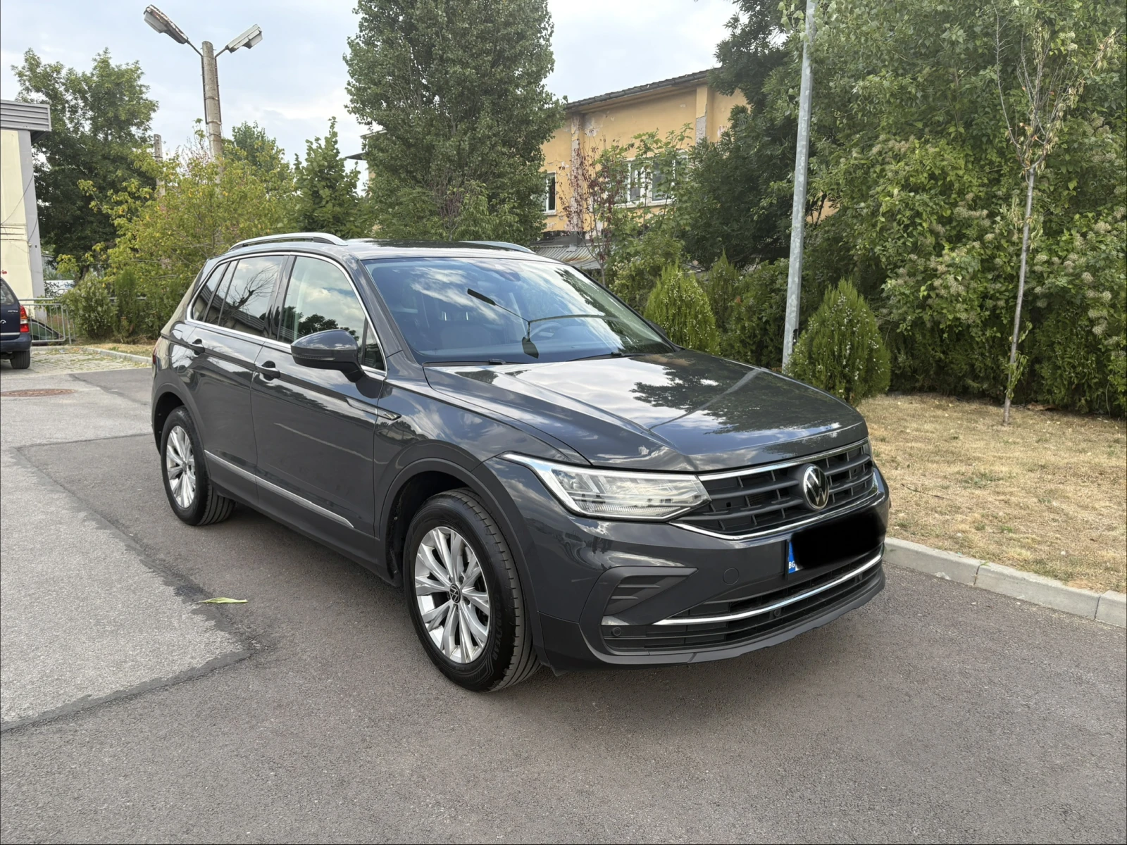 VW Tiguan, снимка 3 - Автомобили и джипове - 55598075