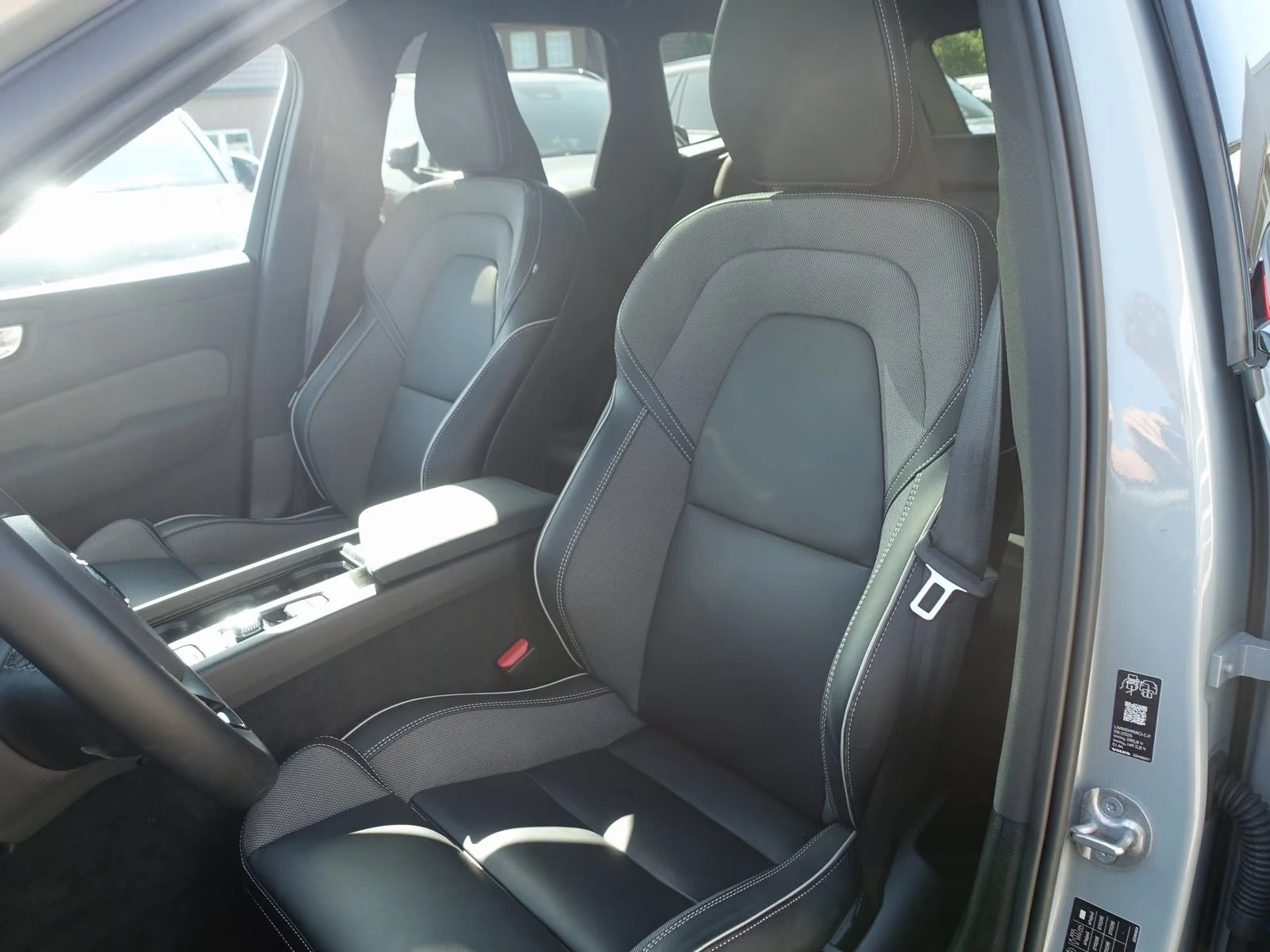 Volvo XC60 NEW 2026 T8 AWD Black Edition Ultra Four-C, снимка 5 - Автомобили и джипове - 56212123