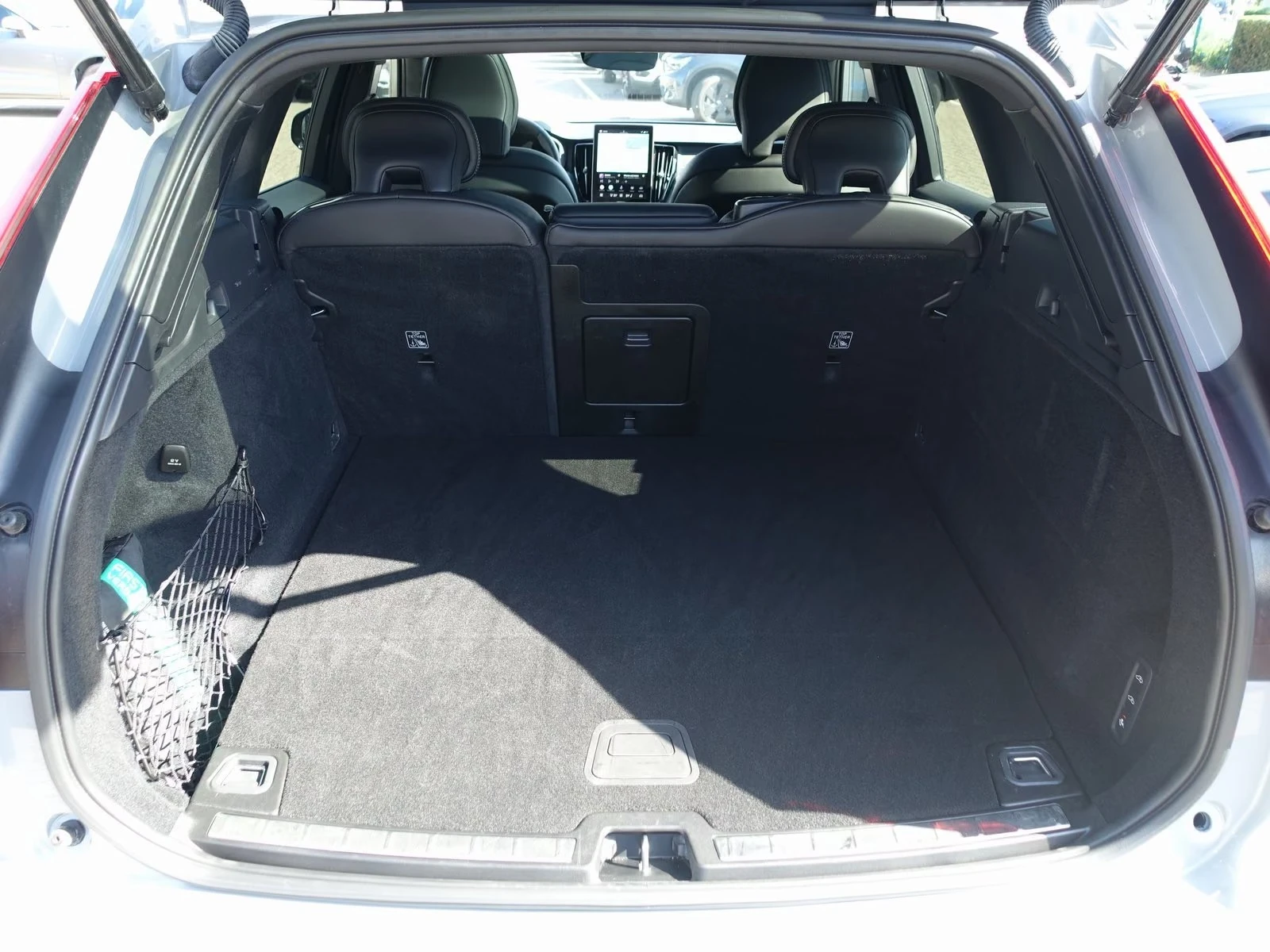 Volvo XC60 NEW 2026 T8 AWD Black Edition Ultra Four-C, снимка 15 - Автомобили и джипове - 56212123