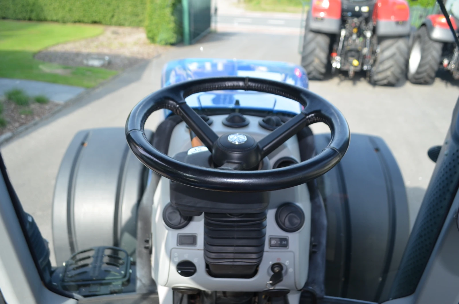 Трактор New Holland T8.435 Autocommand , снимка 16 - Селскостопанска техника - 56017817