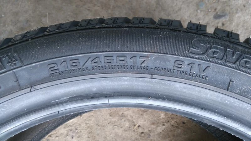 Гуми Зимни 215/45R17, снимка 5 - Гуми и джанти - 45864060