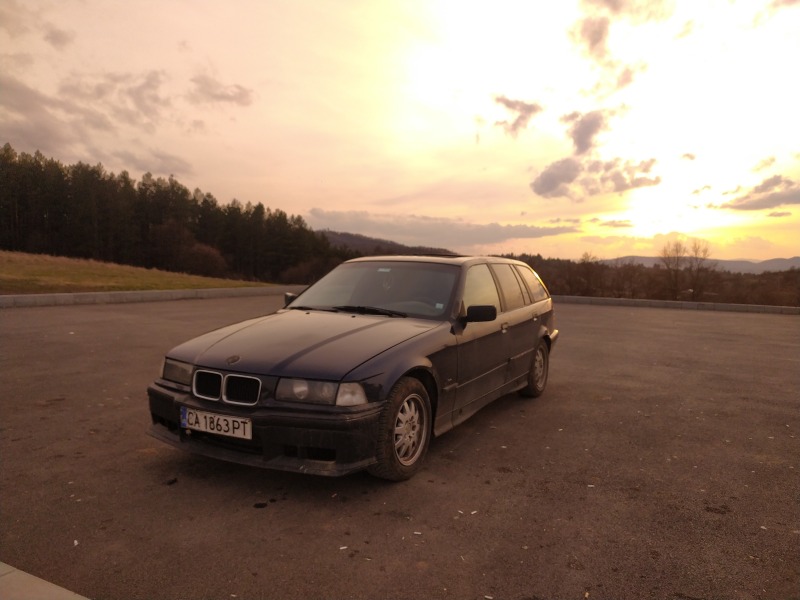 BMW 320, снимка 9 - Автомобили и джипове - 45595135