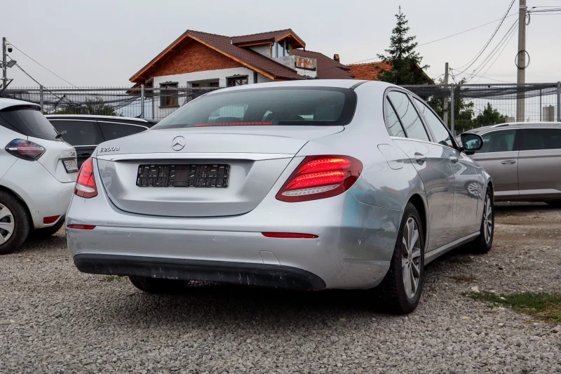 Mercedes-Benz E 200, снимка 3 - Автомобили и джипове - 47297887