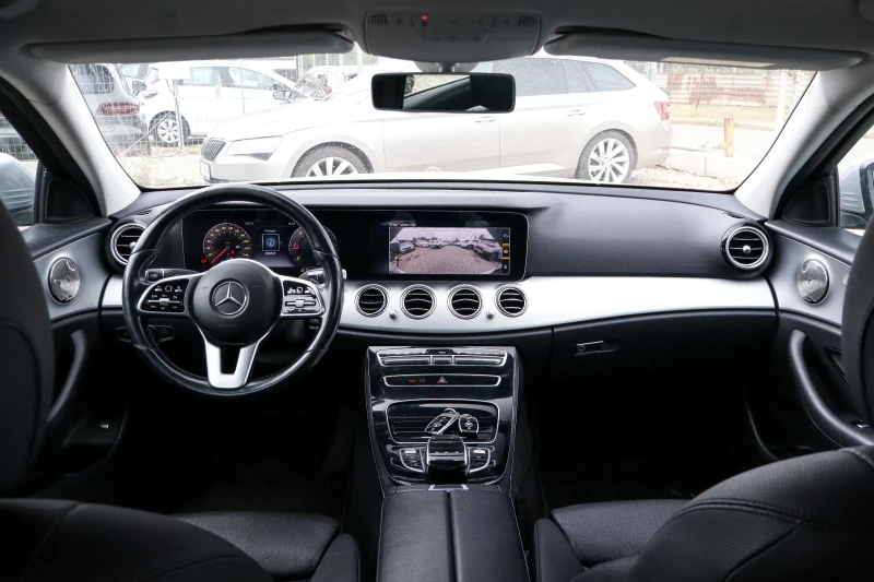 Mercedes-Benz E 200 Wide-screen cockpit/9 G tronic/Burmeister , снимка 10 - Автомобили и джипове - 47297887