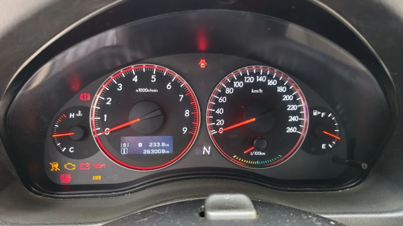 Subaru Outback, снимка 13 - Автомобили и джипове - 51529591