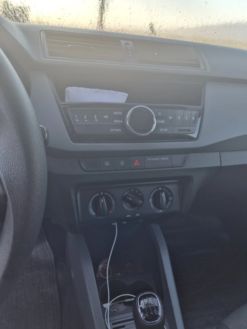 Skoda Fabia, снимка 9 - Автомобили и джипове - 52393758