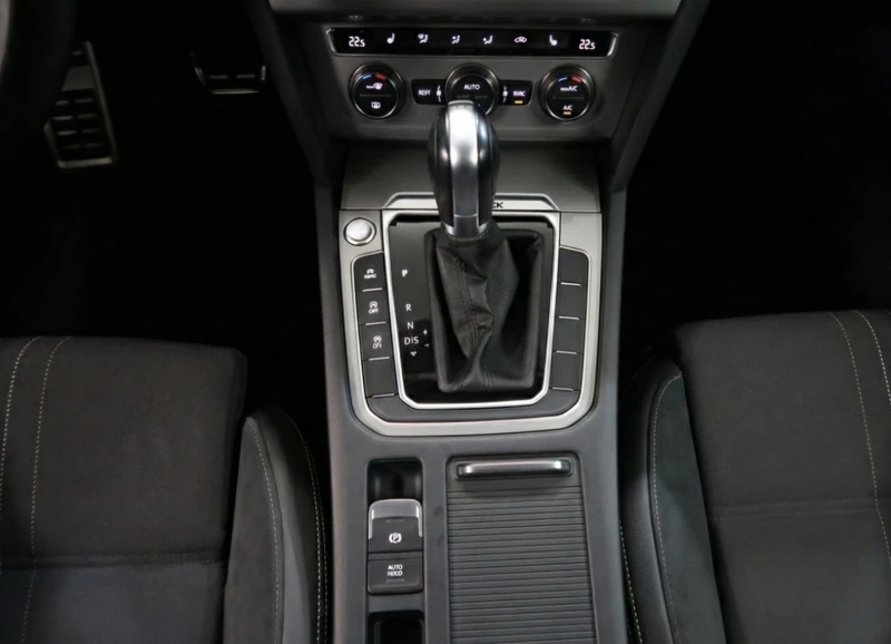 VW Passat Alltrack 2.0 TDI 4MOTION, 190 к.с., 2017 г., снимка 15 - Автомобили и джипове - 52770469