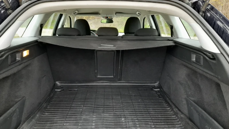 Peugeot 308 1.6HDI.evro6.99kc., снимка 8 - Автомобили и джипове - 52791780