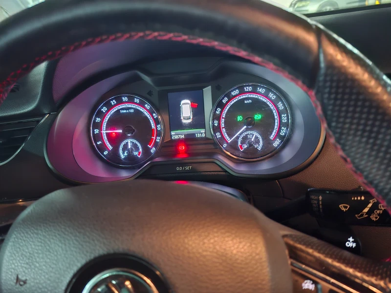 Skoda Octavia 2.0 tdi VRS, снимка 14 - Автомобили и джипове - 52899847