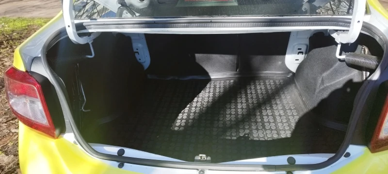 Dacia Logan 1.2 75 кс., снимка 8 - Автомобили и джипове - 53282917