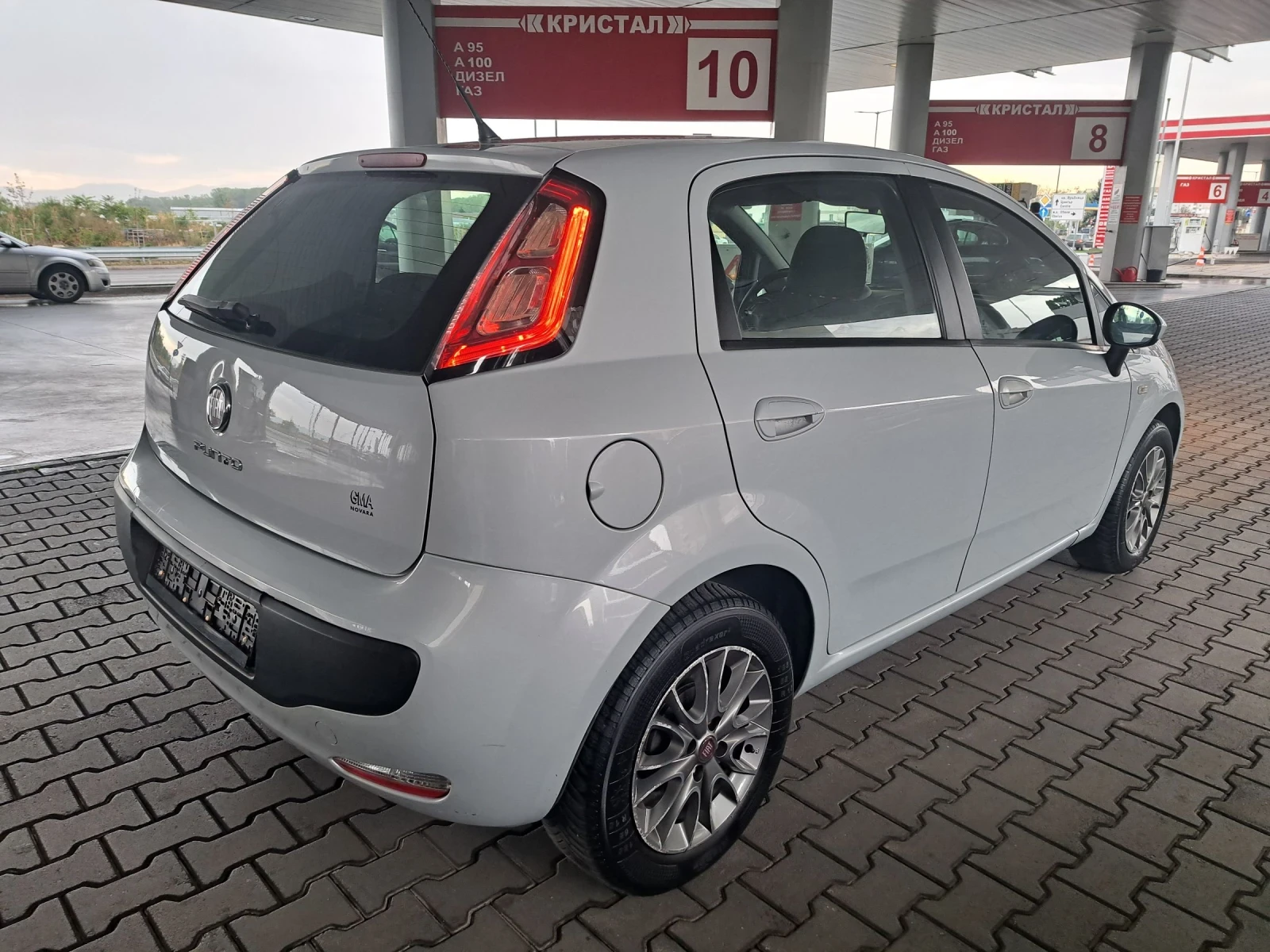 Fiat Punto 1.2i 70PS.EVO ITALIA - изображение 6