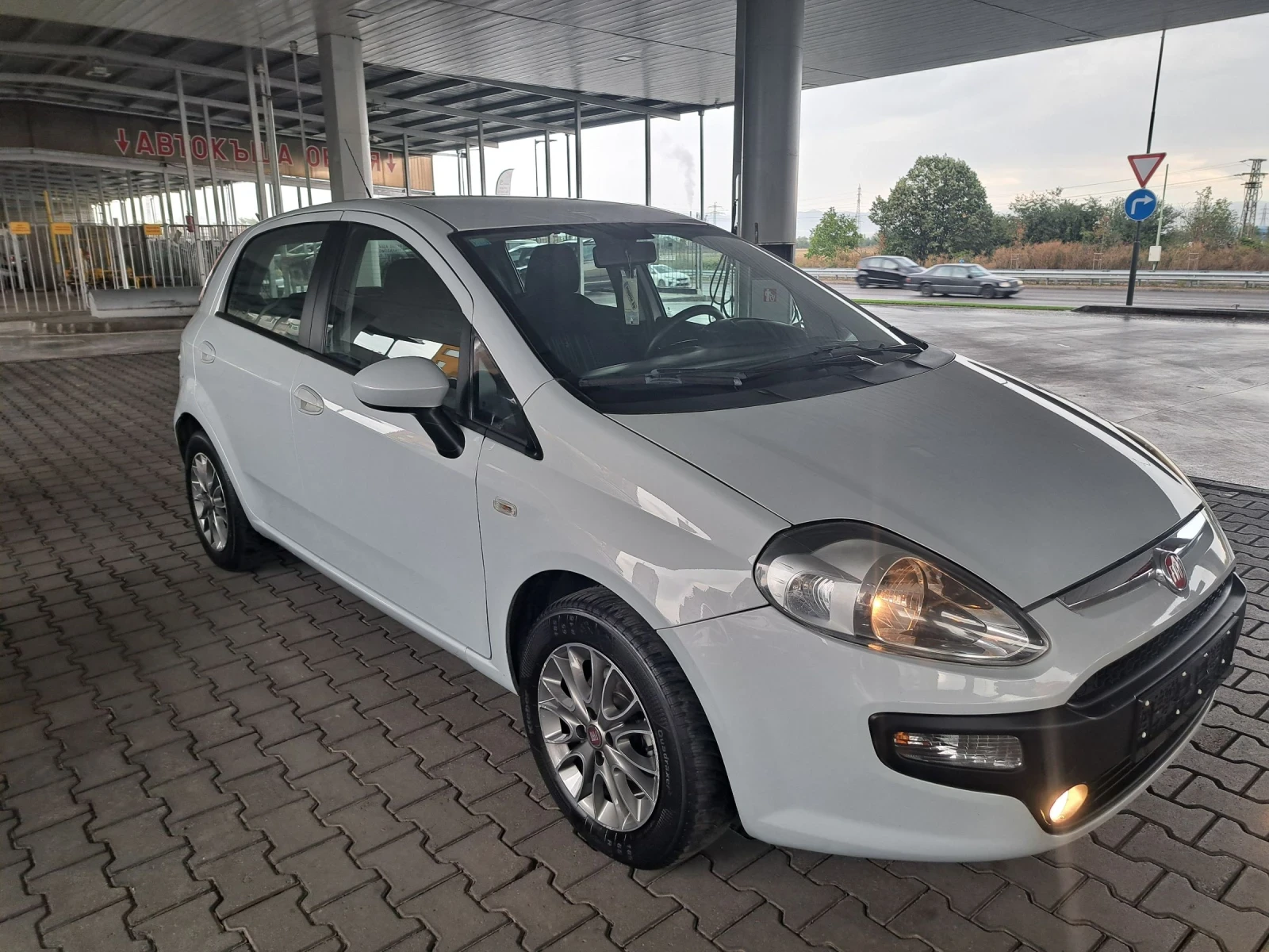 Fiat Punto 1.2i 70PS.EVO ITALIA - изображение 8