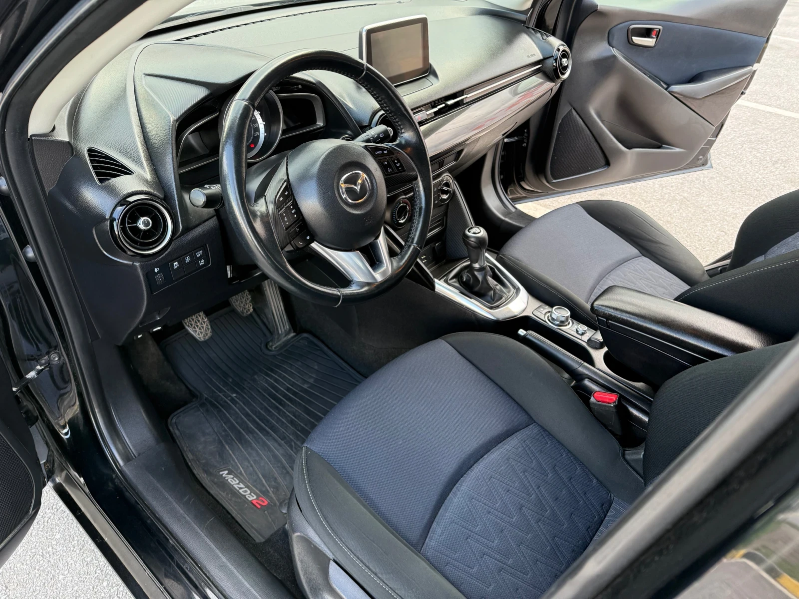 Mazda 2  - изображение 5