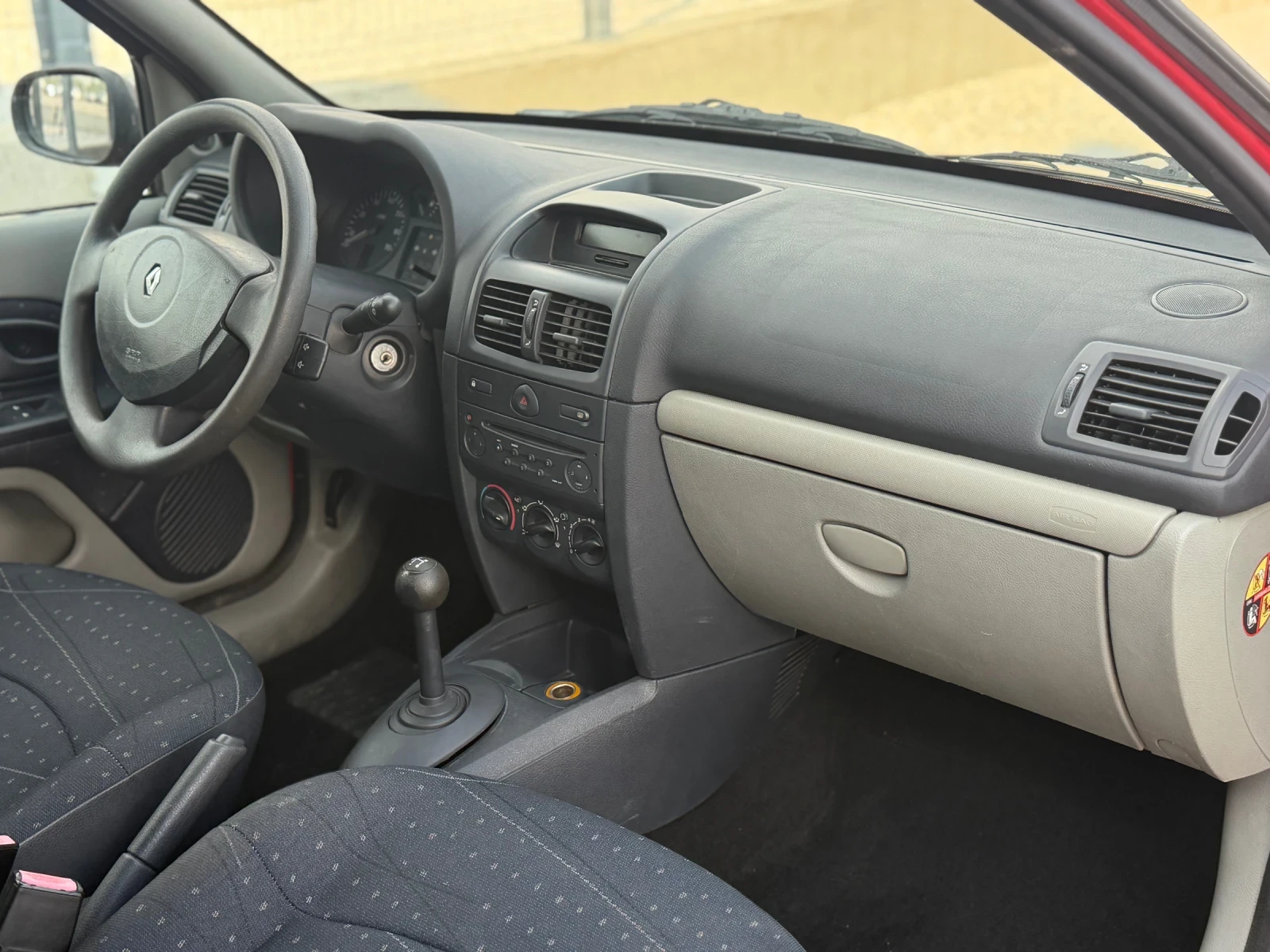 Renault Clio 1.2 ( 75к.с ) / АВТОМАТ - изображение 6