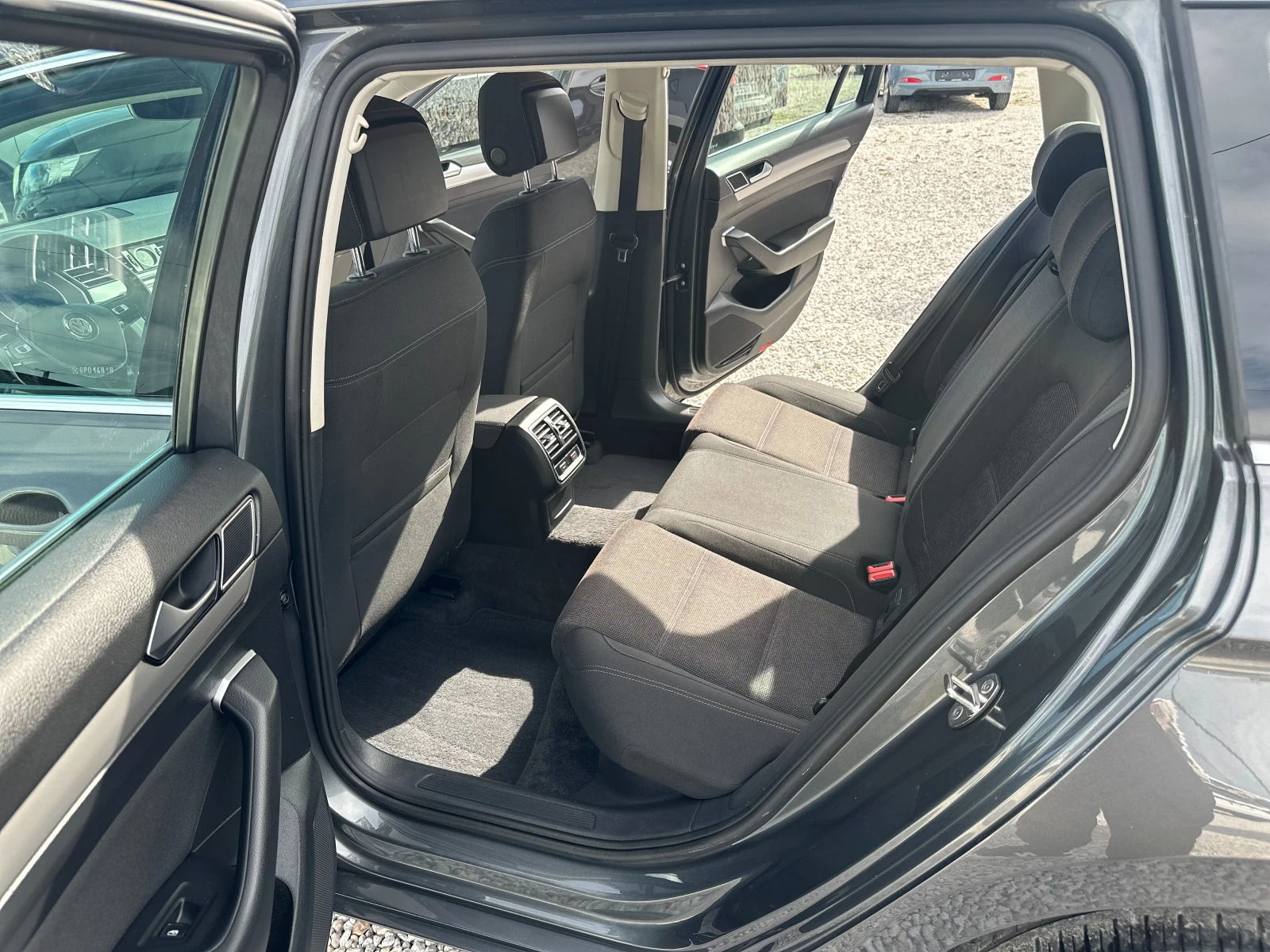 VW Passat B8* 2.0TDI* NAVI* DSG | Mobile.bg — изображение 11