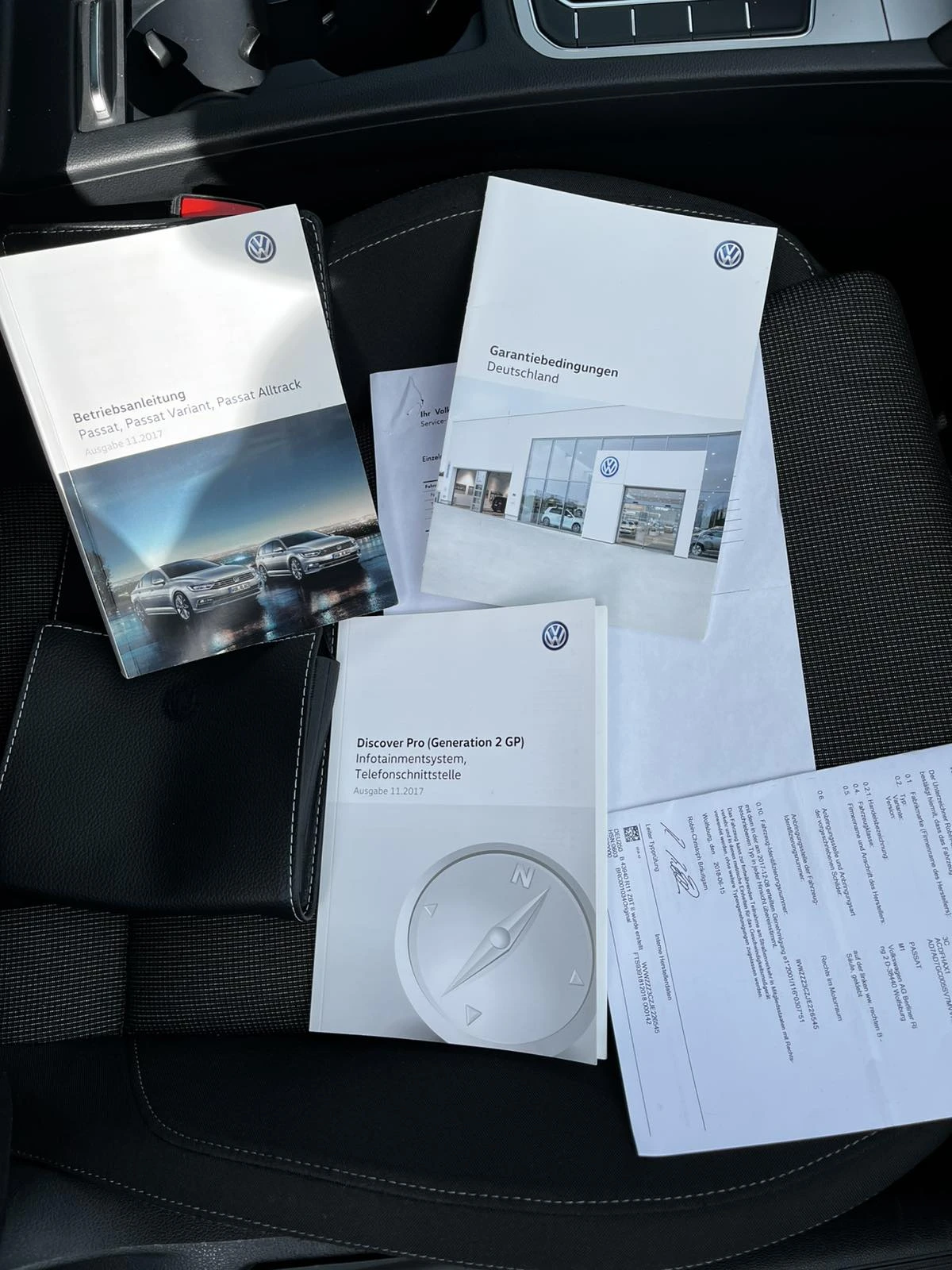 VW Passat TDI 190�.�. 4-MOTION, R-LINE, 8 ������ � ���� | Mobile.bg � ����������� 17