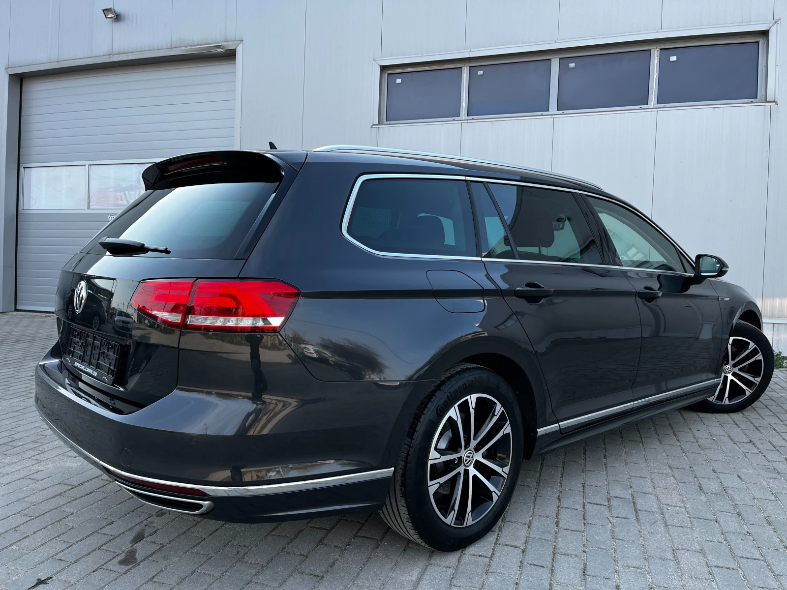 VW Passat TDI 190�.�. 4-MOTION, R-LINE, 8 ������ � ���� | Mobile.bg � ����������� 4