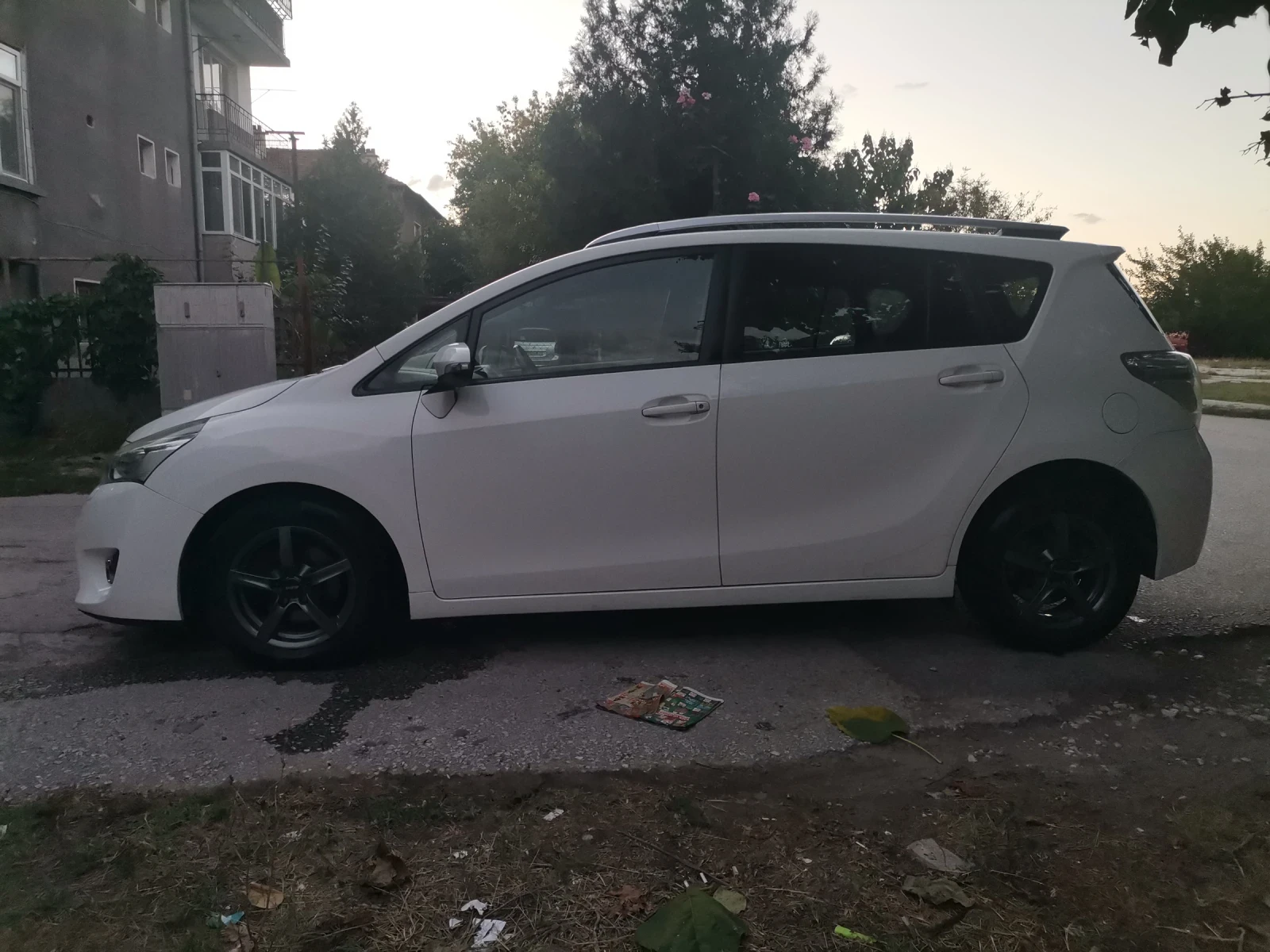 Toyota Verso Ван, снимка 3 - Автомобили и джипове - 53949381