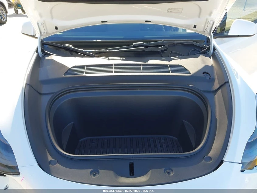 Tesla Model Y Performance Dual Motor All-Wheel Drive, снимка 10 - Автомобили и джипове - 53960510