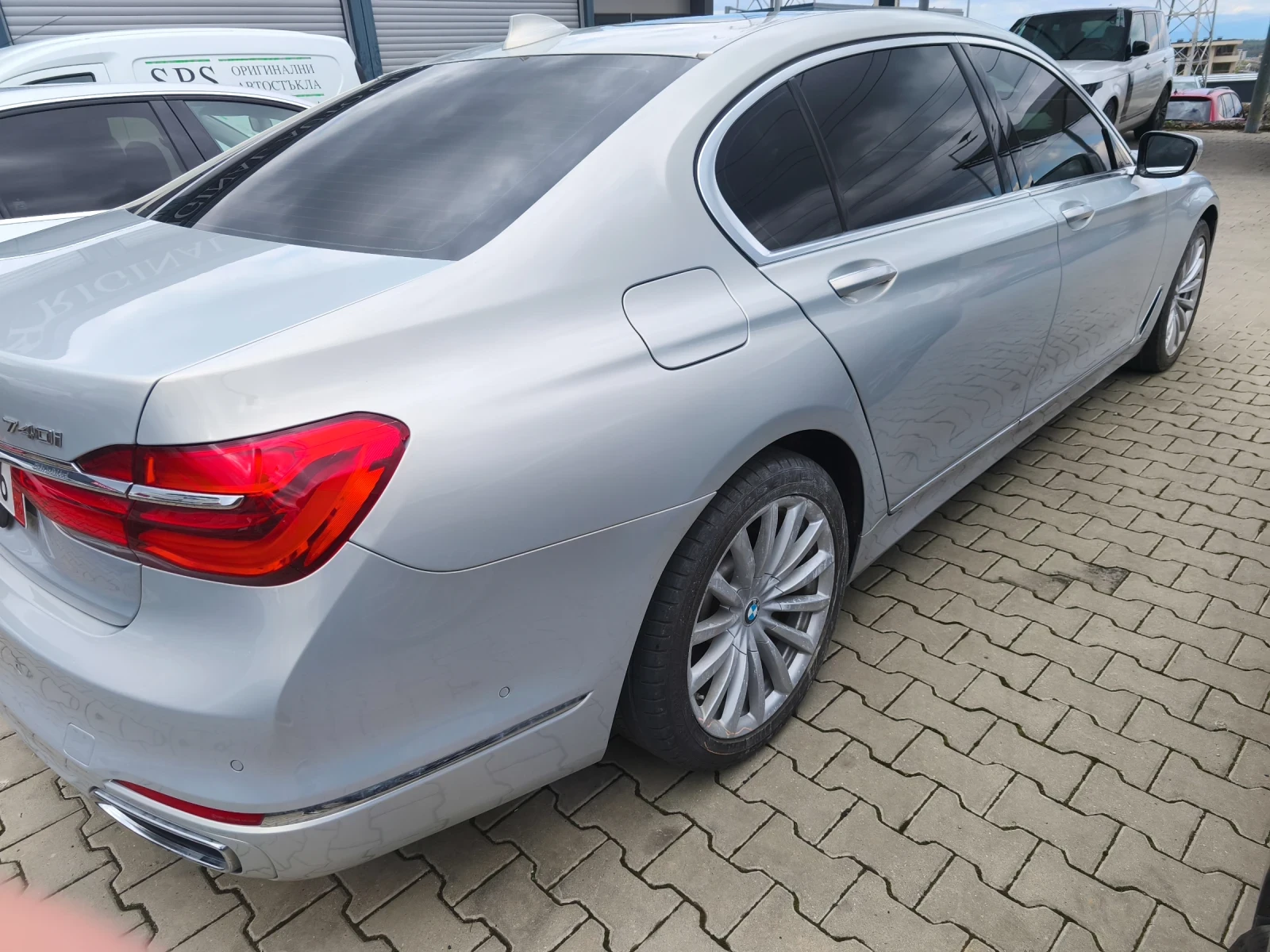 BMW 740 Б58, снимка 2 - Автомобили и джипове - 54597384