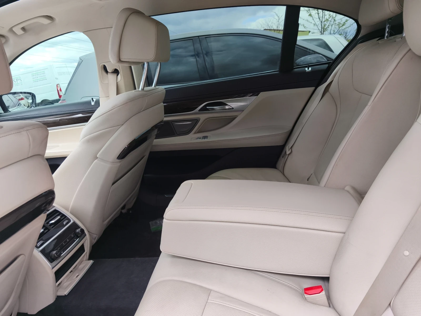 BMW 740 Б58, снимка 9 - Автомобили и джипове - 54597384