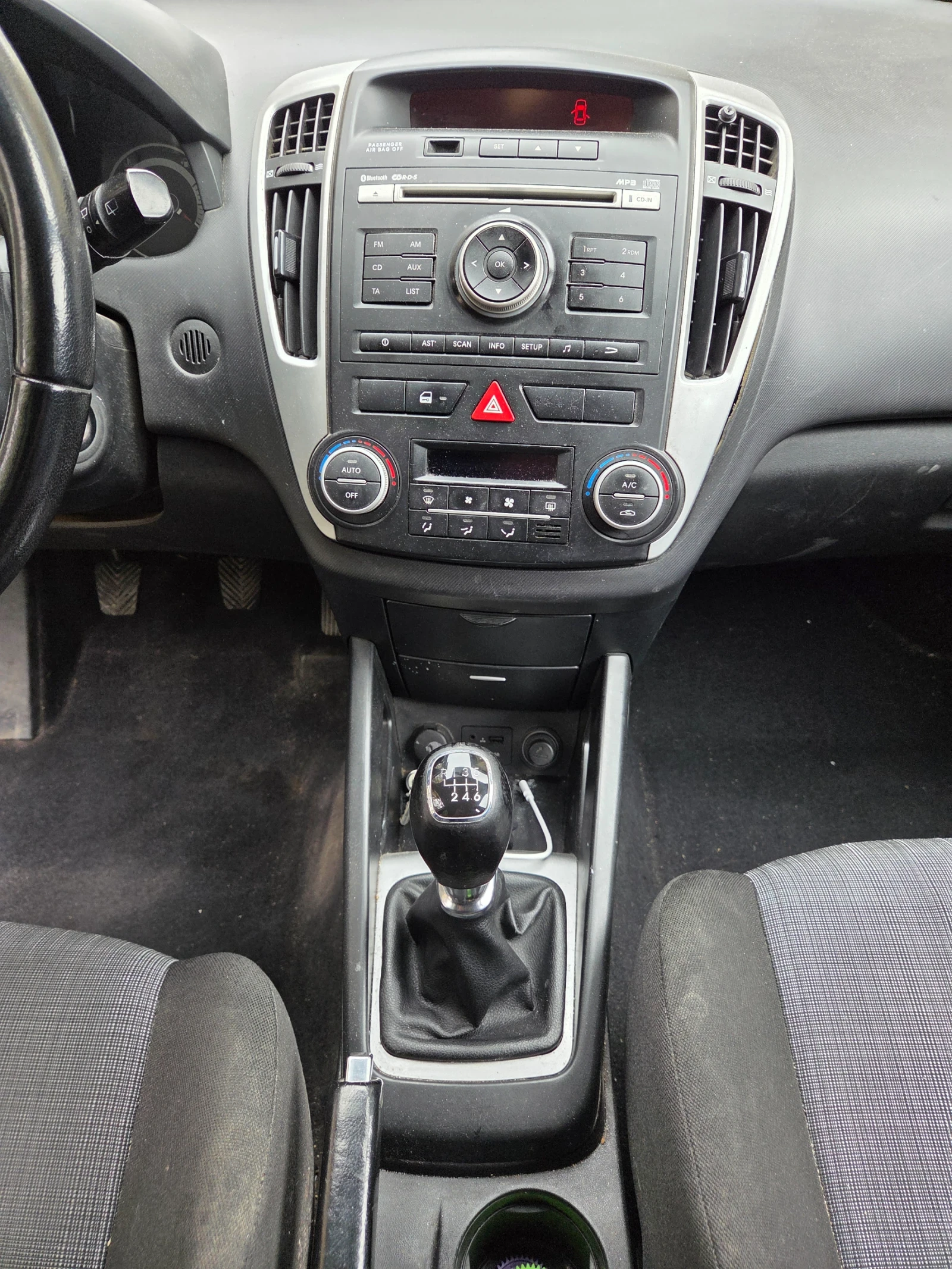 Kia Ceed, снимка 13 - Автомобили и джипове - 54579833