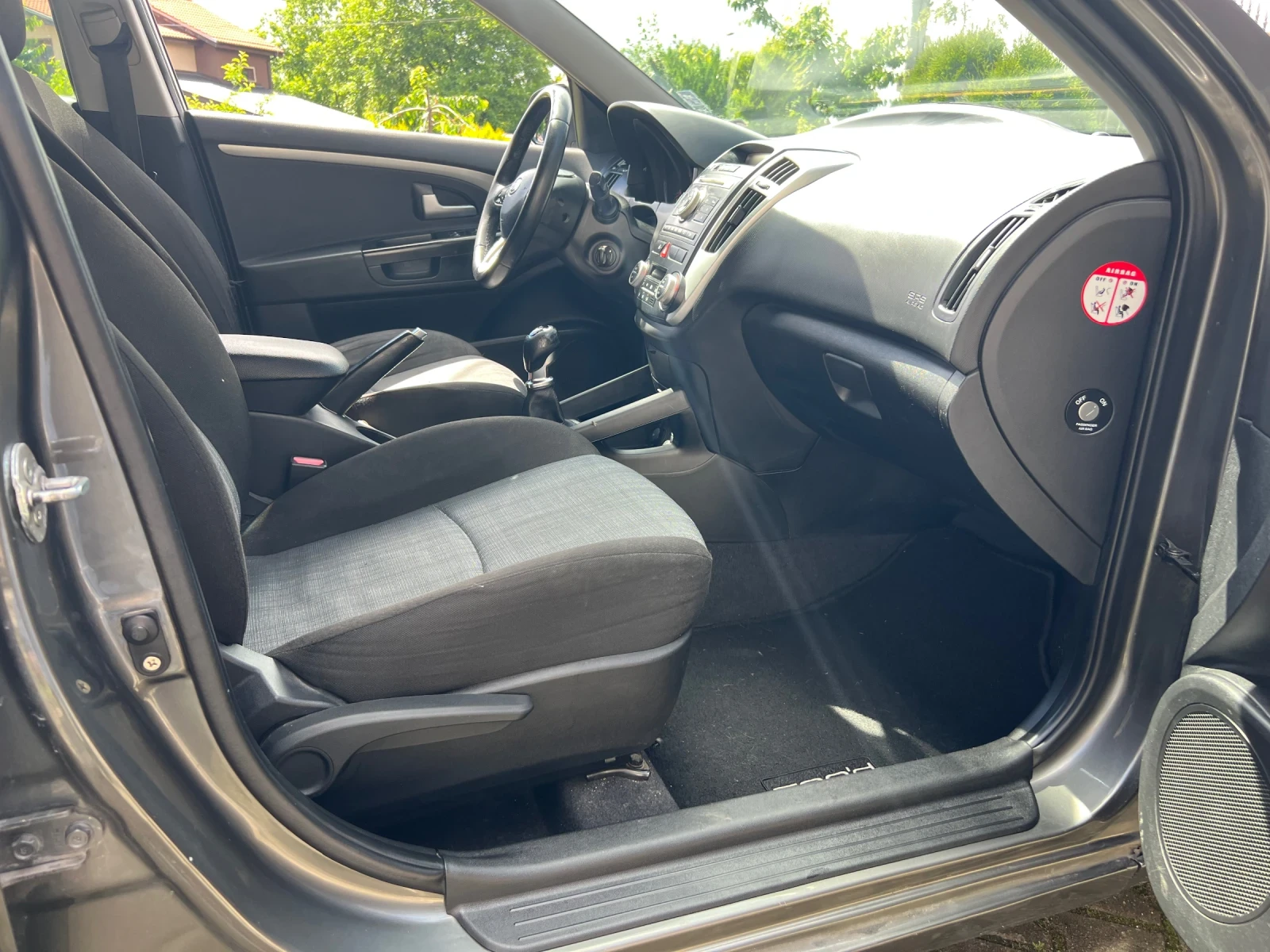 Kia Ceed 1.6 LPG FACELIFT  перфектно !, снимка 14 - Автомобили и джипове - 54776605