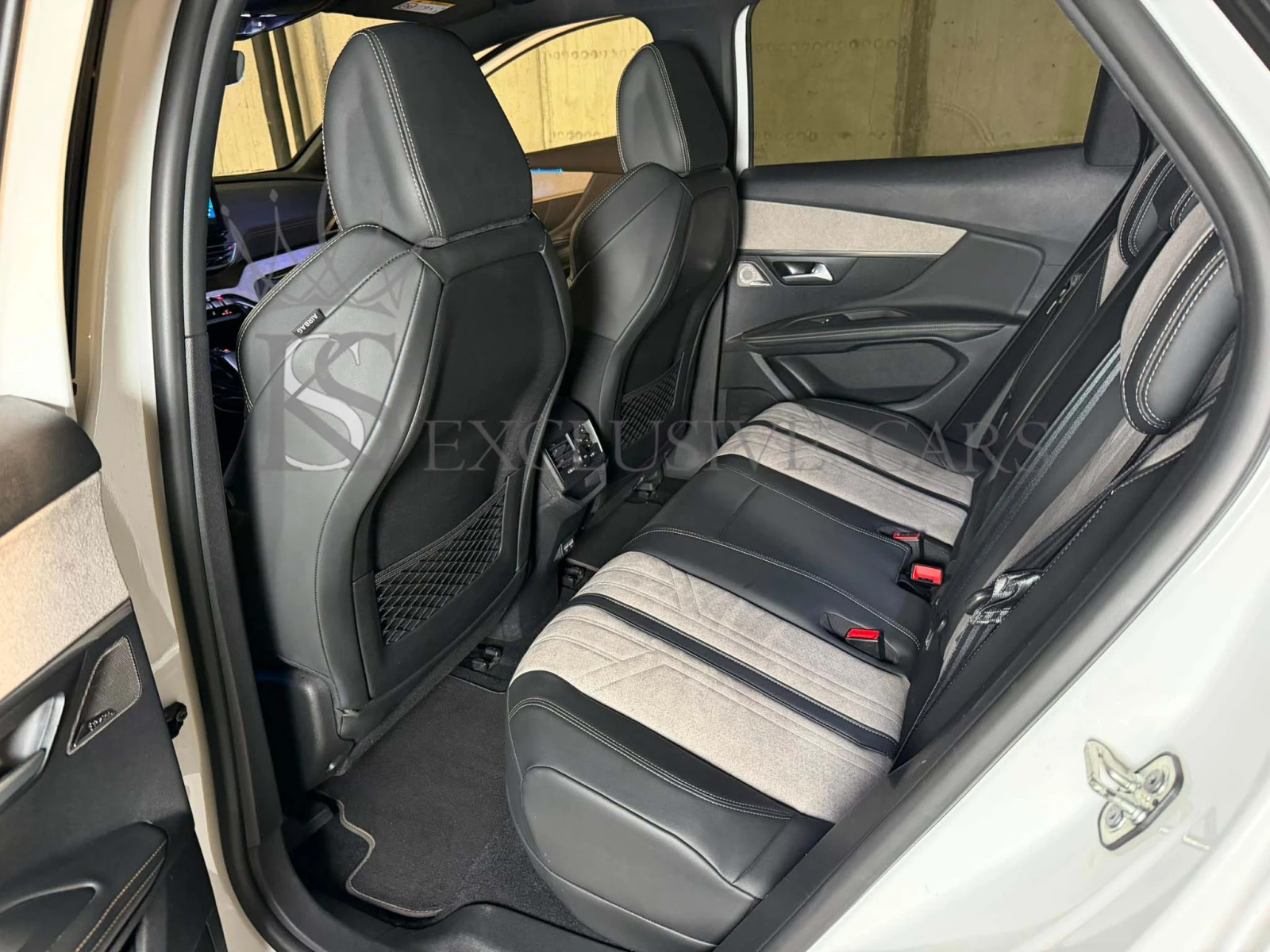 Peugeot 3008 1.6 PLUG-IN-HYBRID* GT-LINE* 4WD* 360* FOCAL* , снимка 16 - Автомобили и джипове - 54836801