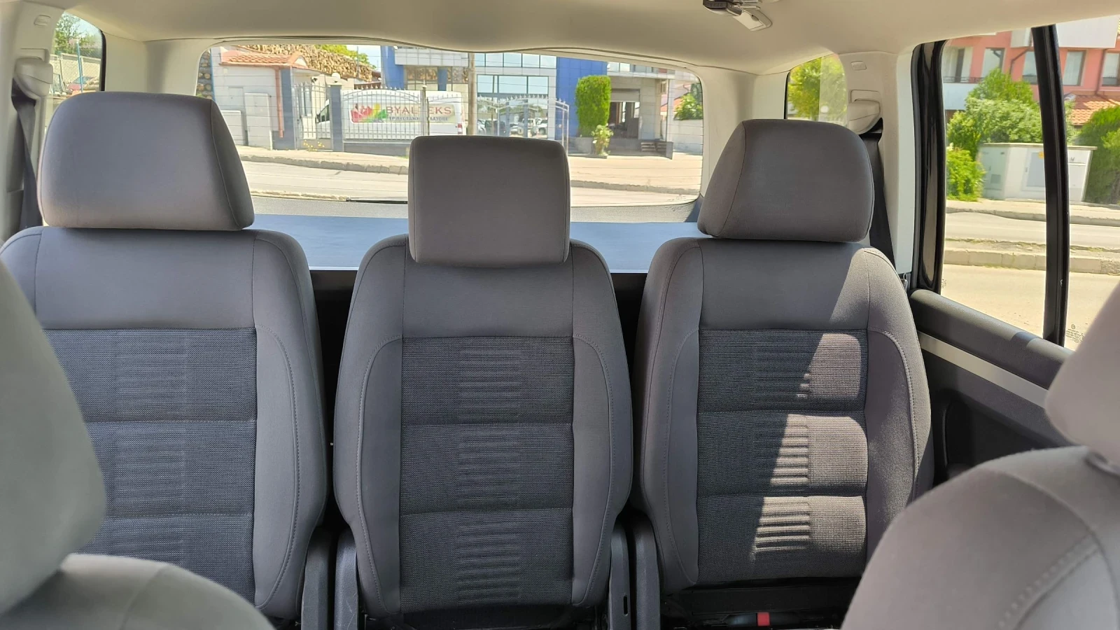 VW Touran 2.0TDI , снимка 12 - Автомобили и джипове - 55299690