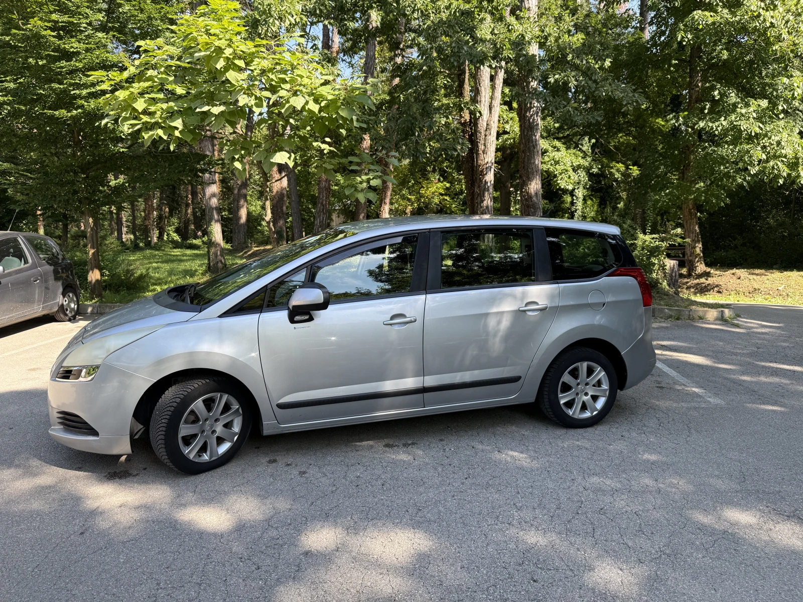 Peugeot 5008 1.6HDI, снимка 2 - Автомобили и джипове - 55302679