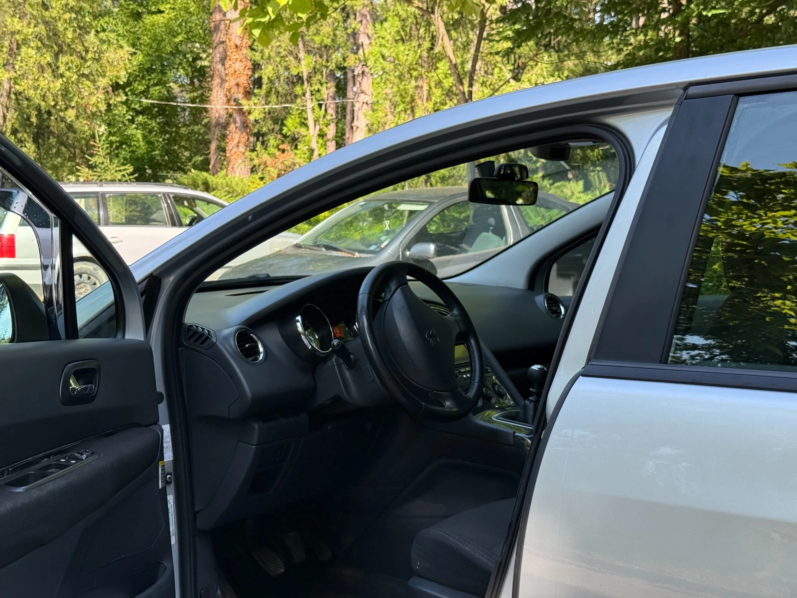 Peugeot 5008 1.6HDI, снимка 8 - Автомобили и джипове - 55302679