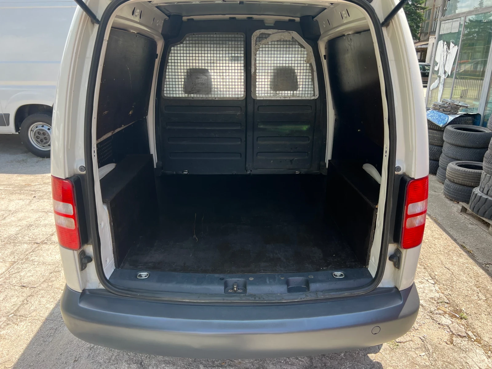 VW Caddy 1.6TDI 105kc., снимка 8 - Автомобили и джипове - 55405603