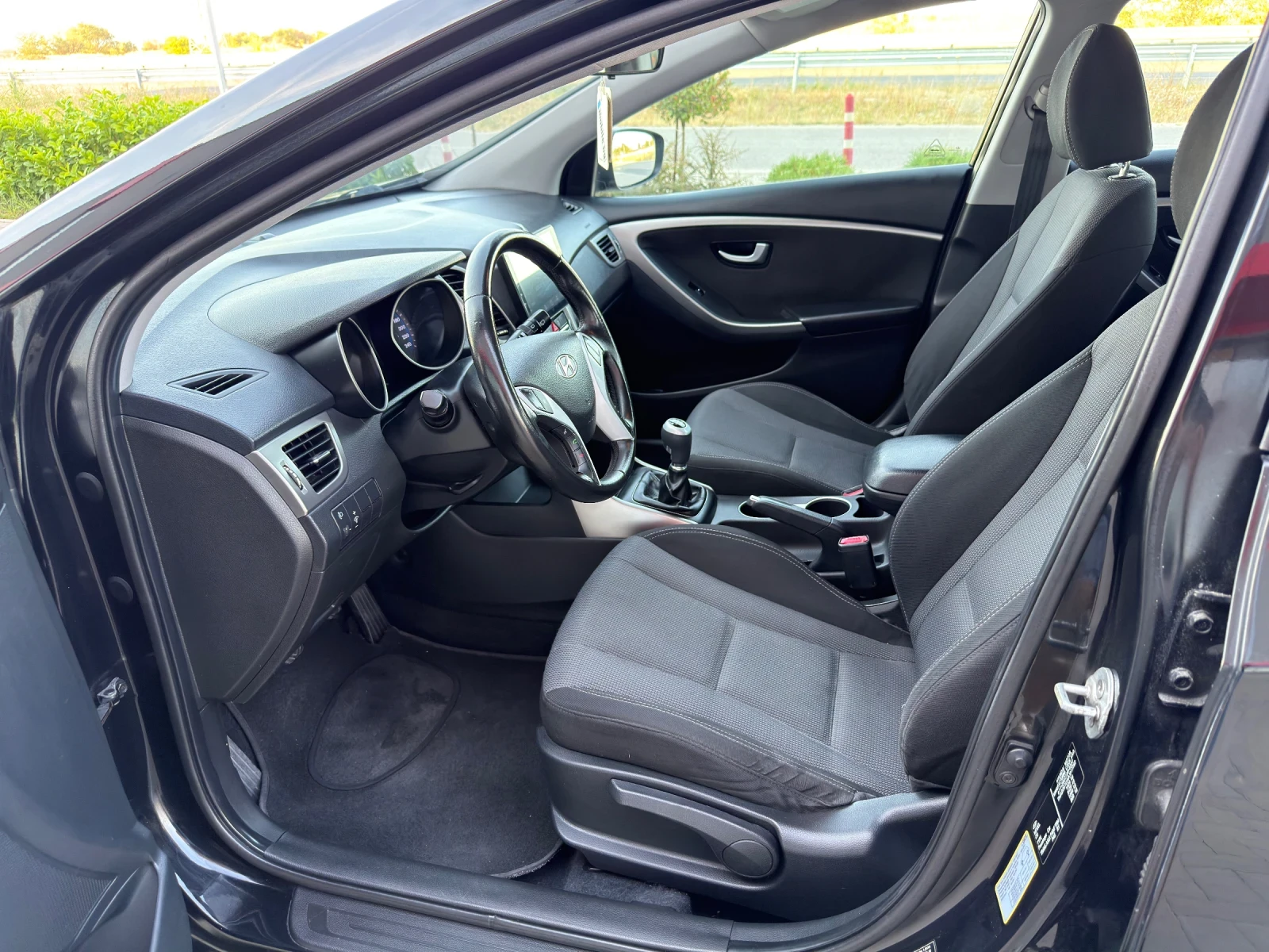 Hyundai I30 1.6CRDI, снимка 10 - Автомобили и джипове - 56151907