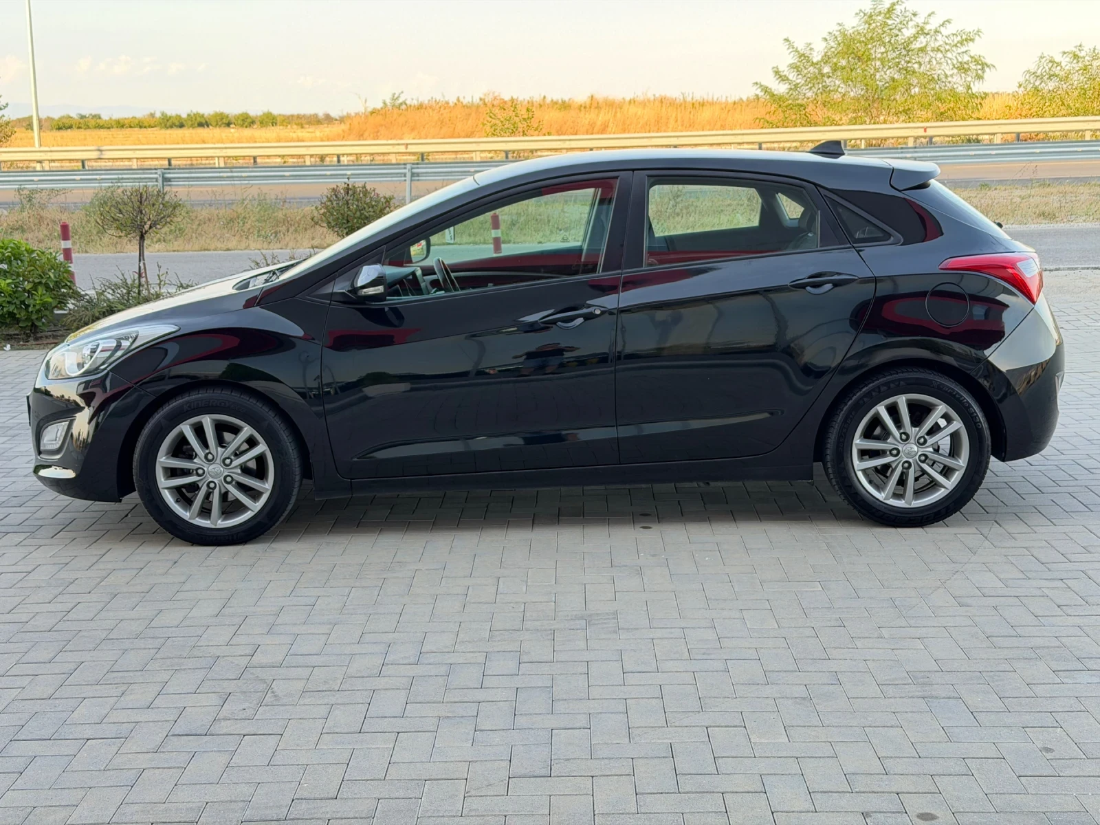 Hyundai I30 1.6CRDI, снимка 8 - Автомобили и джипове - 56151907