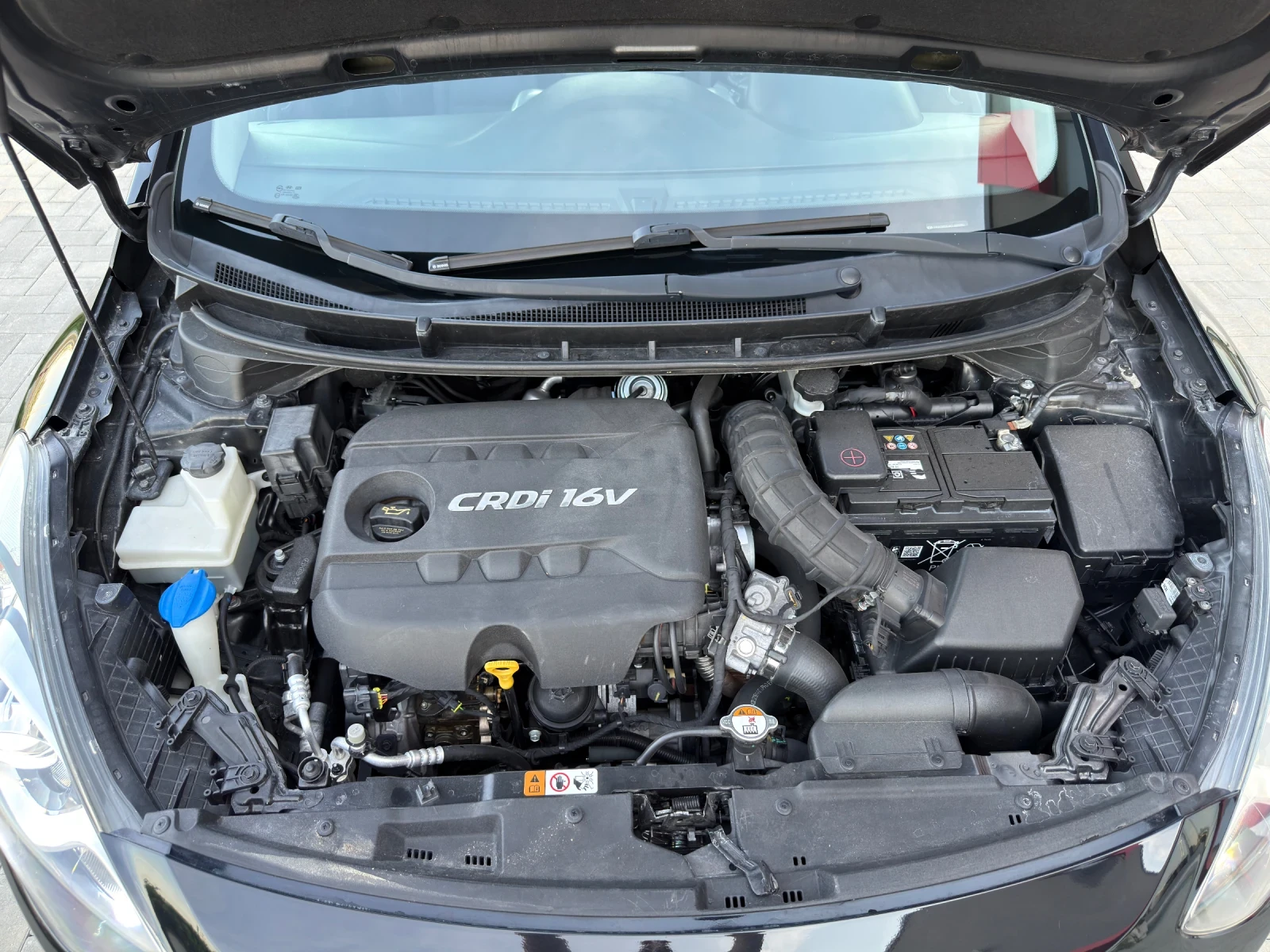 Hyundai I30 1.6CRDI, снимка 9 - Автомобили и джипове - 56151907