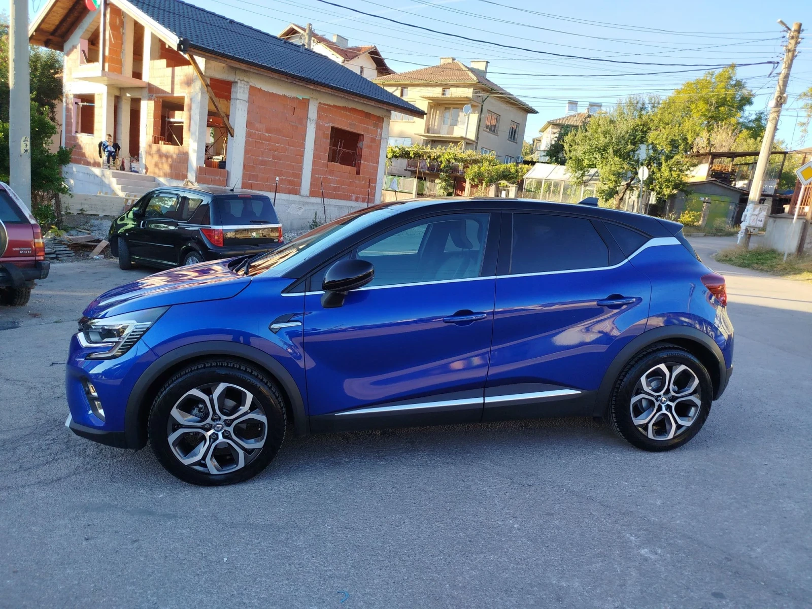 Renault Captur Суф, снимка 2 - Автомобили и джипове - 56362413