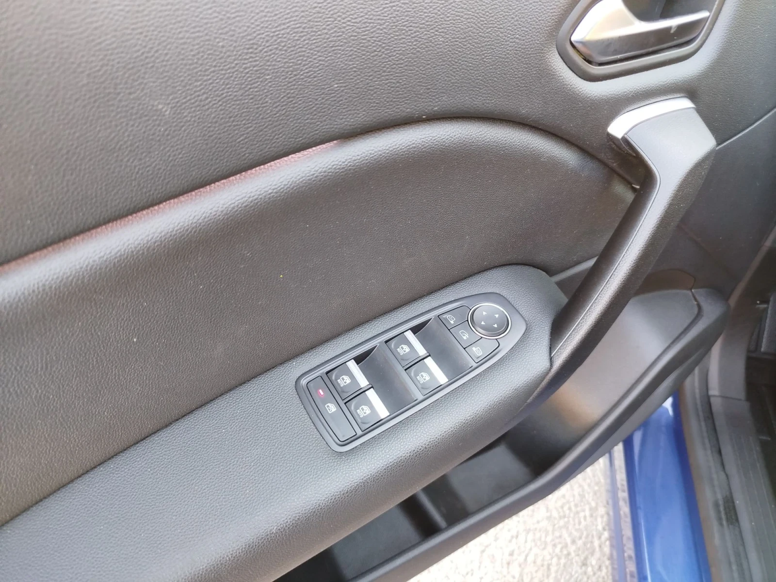 Renault Captur Суф, снимка 6 - Автомобили и джипове - 56362413