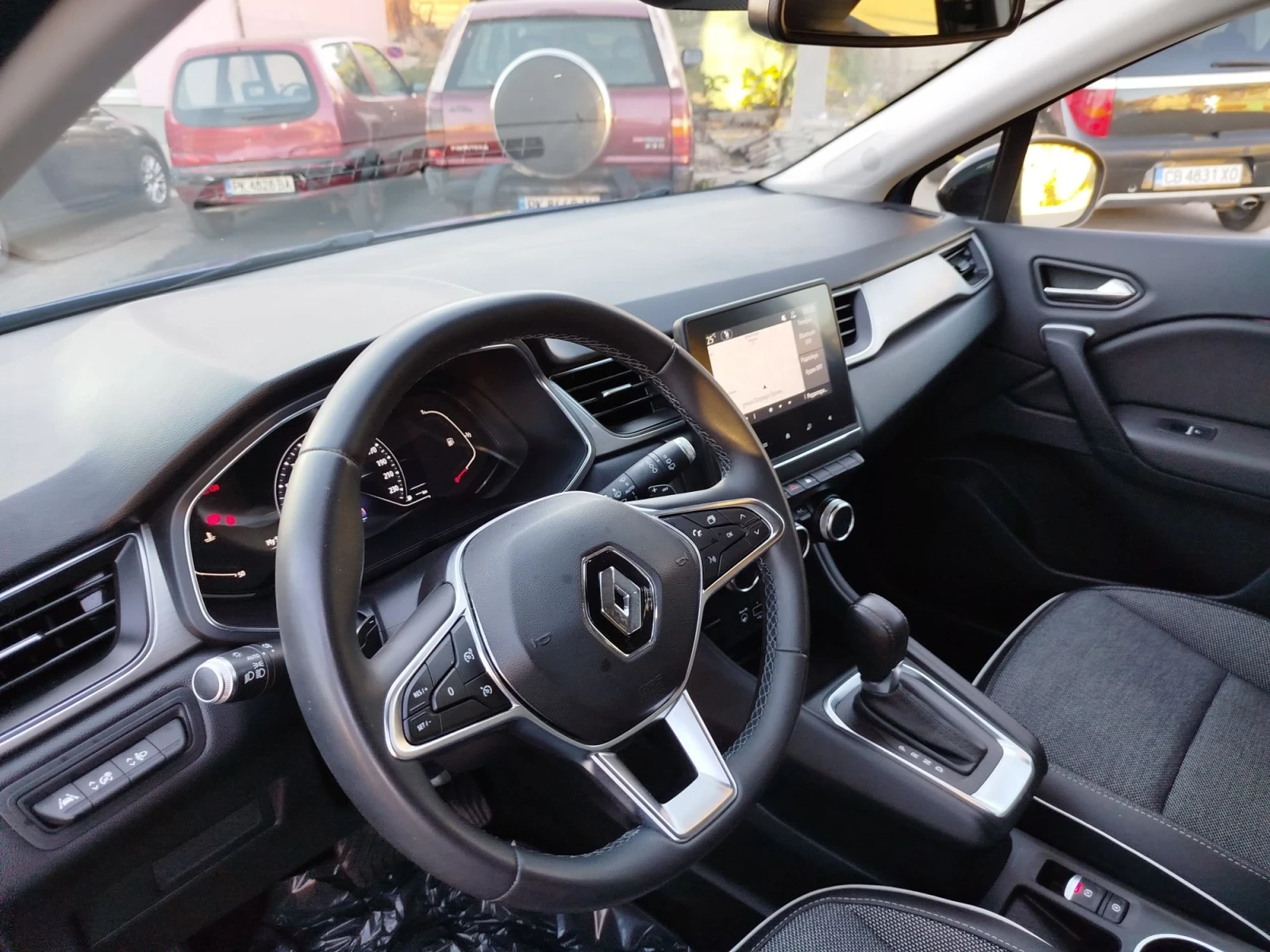 Renault Captur Суф, снимка 5 - Автомобили и джипове - 56362413