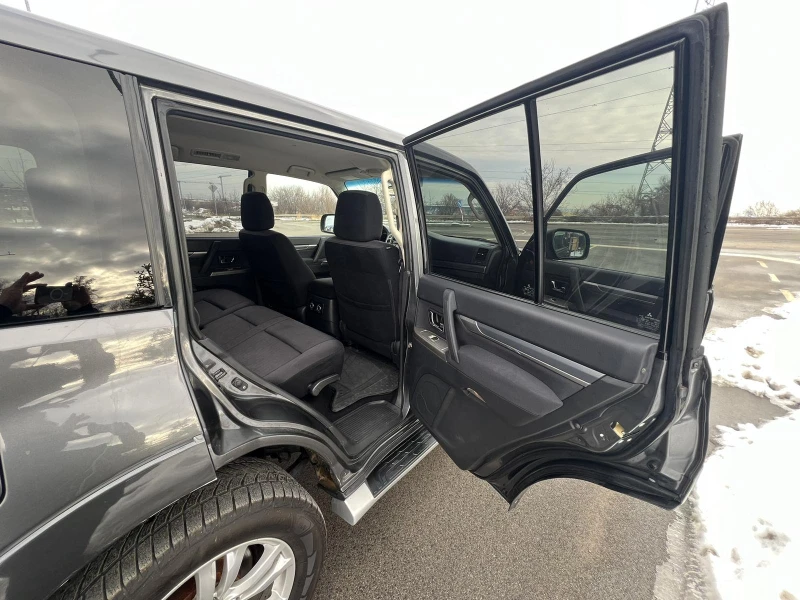 Mitsubishi Pajero, снимка 12 - Автомобили и джипове - 48859893