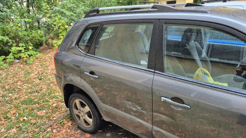 Hyundai Tucson, снимка 6 - Автомобили и джипове - 52384869