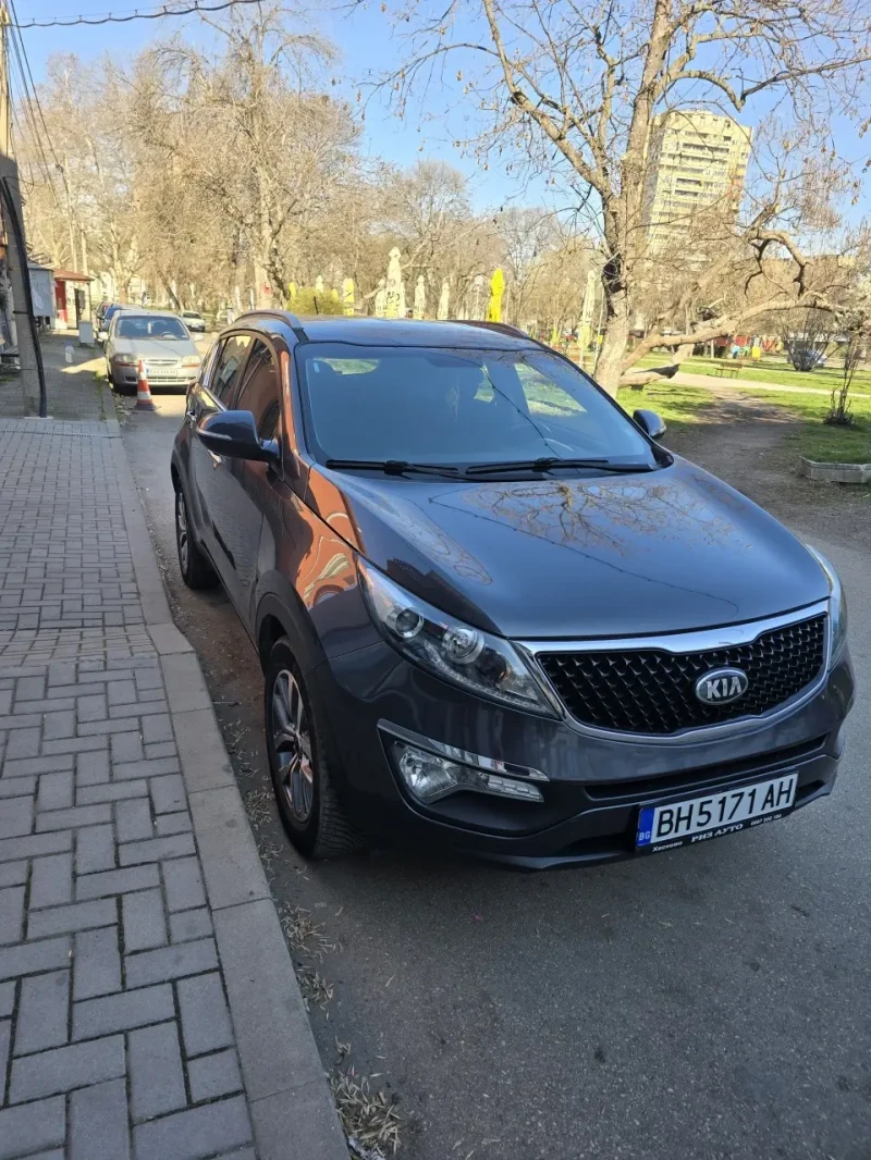 Kia Sportage 1.6, снимка 2 - Автомобили и джипове - 52381892