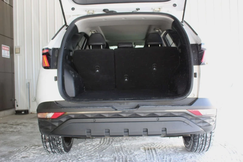 Hyundai Tucson Urban Edition AWD 1-Owner, снимка 4 - Автомобили и джипове - 53340929