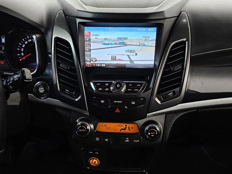 SsangYong Korando 2.2 672950 Automatic, снимка 13 - Автомобили и джипове - 55750178