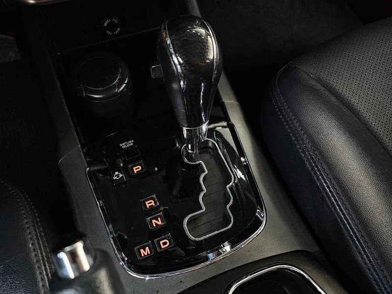 SsangYong Korando 2.2 672950 Automatic, снимка 9 - Автомобили и джипове - 55750178
