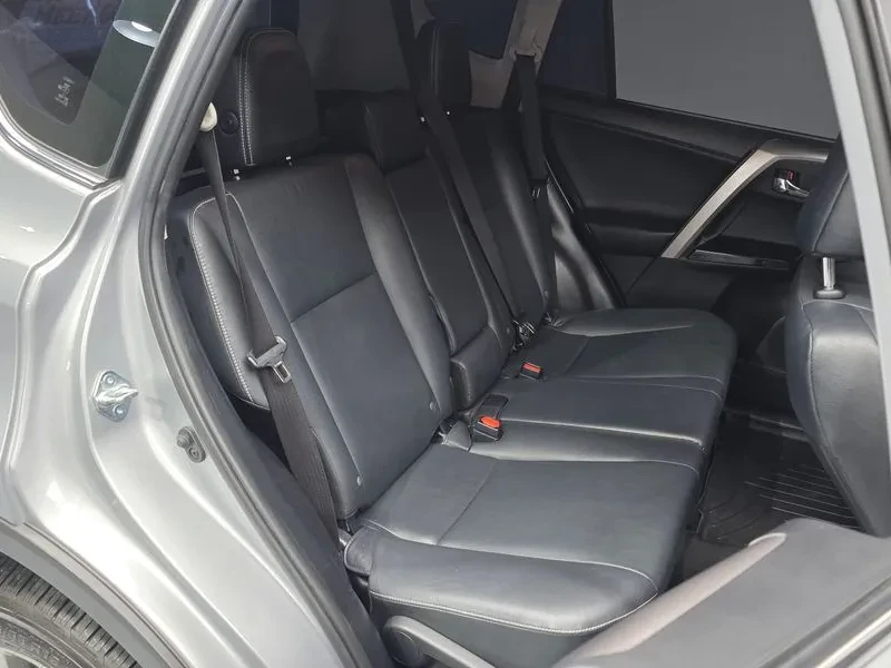 Toyota Rav4 2.5 2Wd 4Th Generation, снимка 11 - Автомобили и джипове - 56354503