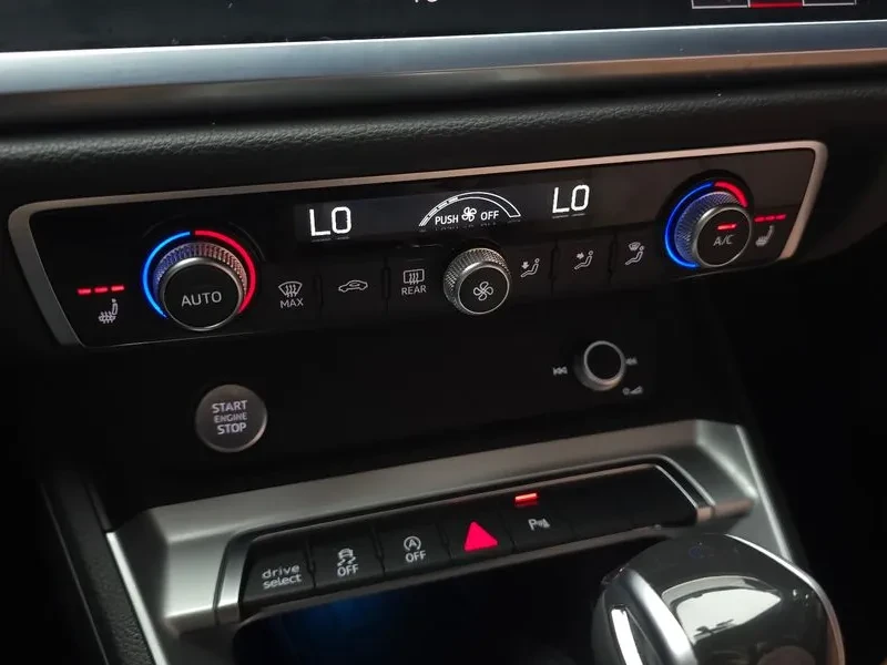 Audi Q3 35 Tdi Premium, снимка 17 - Автомобили и джипове - 56515632